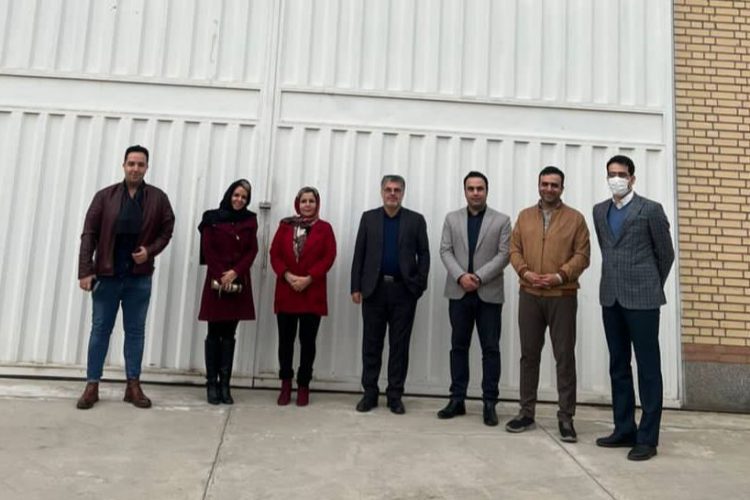 بازدید جامعه دندان پزشکان قم از خط تولید شرکت پارس سمن طب
